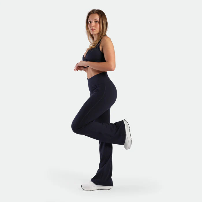 Load image into Gallery viewer, WOMEN-ESSENTIAL-2.0-FLARED-LEGGING
