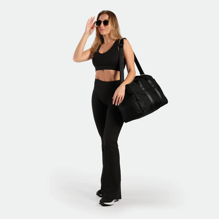 Load image into Gallery viewer, WOMEN-ESSENTIAL-2.0-FLARED-LEGGING
